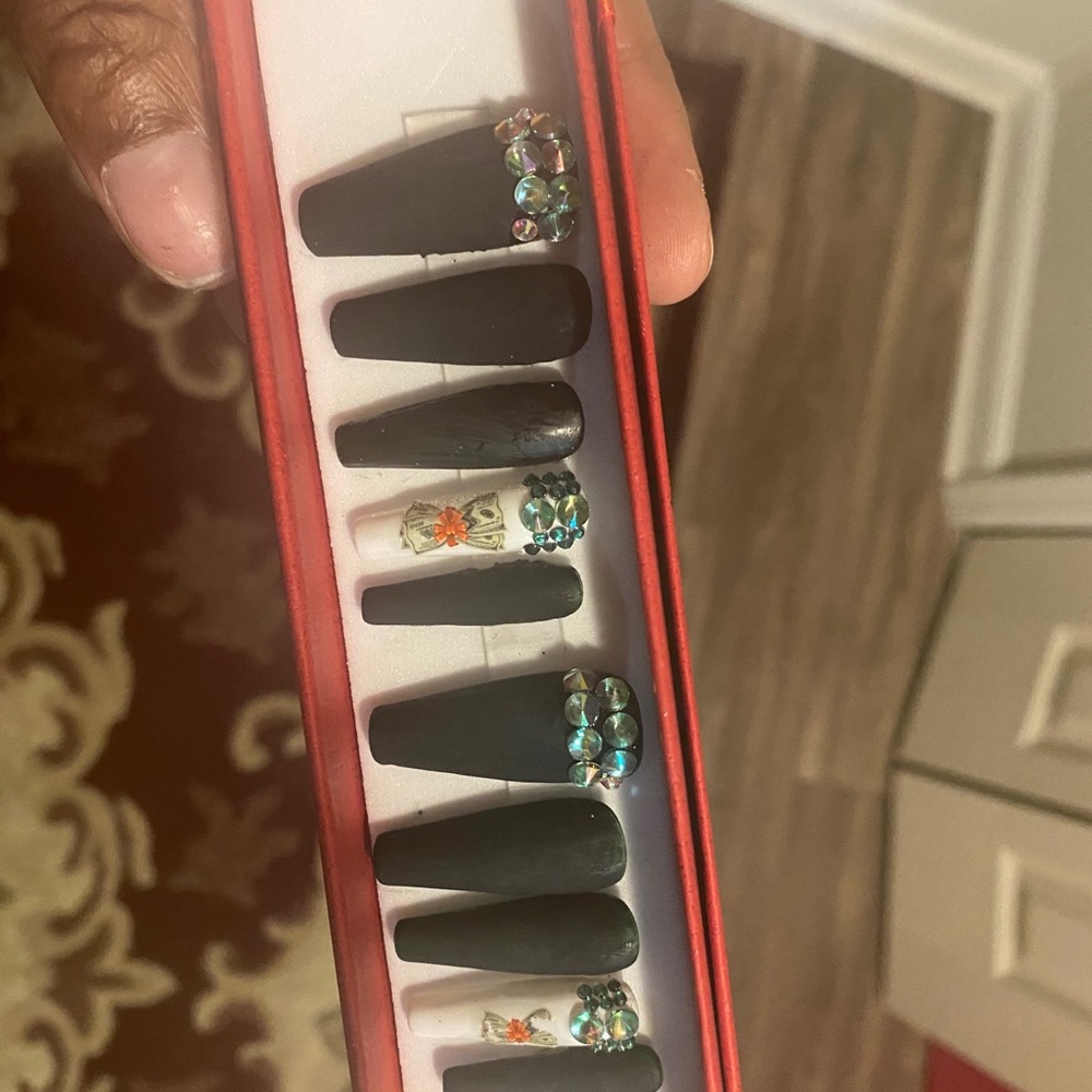 Custom press on nails - Picture 4 of 16